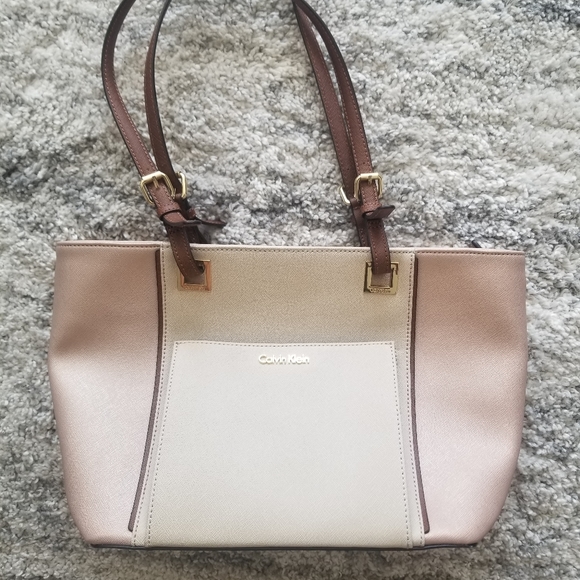 Calvin Klein Handbags - Calvin Klein Purse